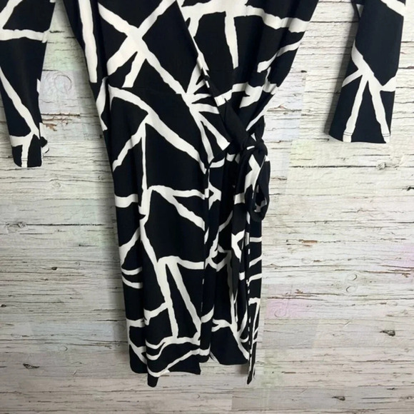 Lauren Ralph Lauren black white  wrap dress size 4 - Picture 2 of 9